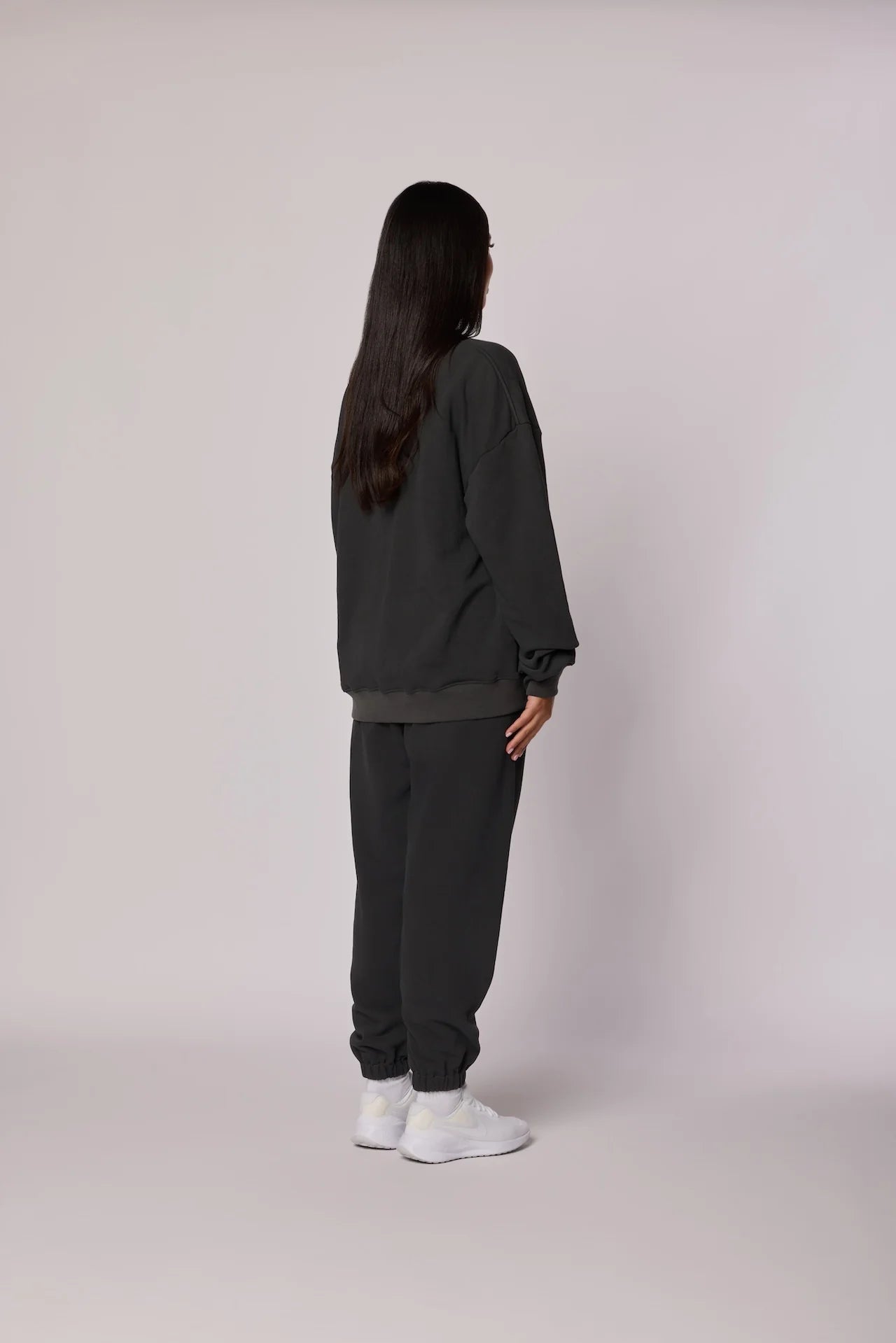 "NO DAYS OFF" Oversized crewneck Sweatshirt - Washed Black