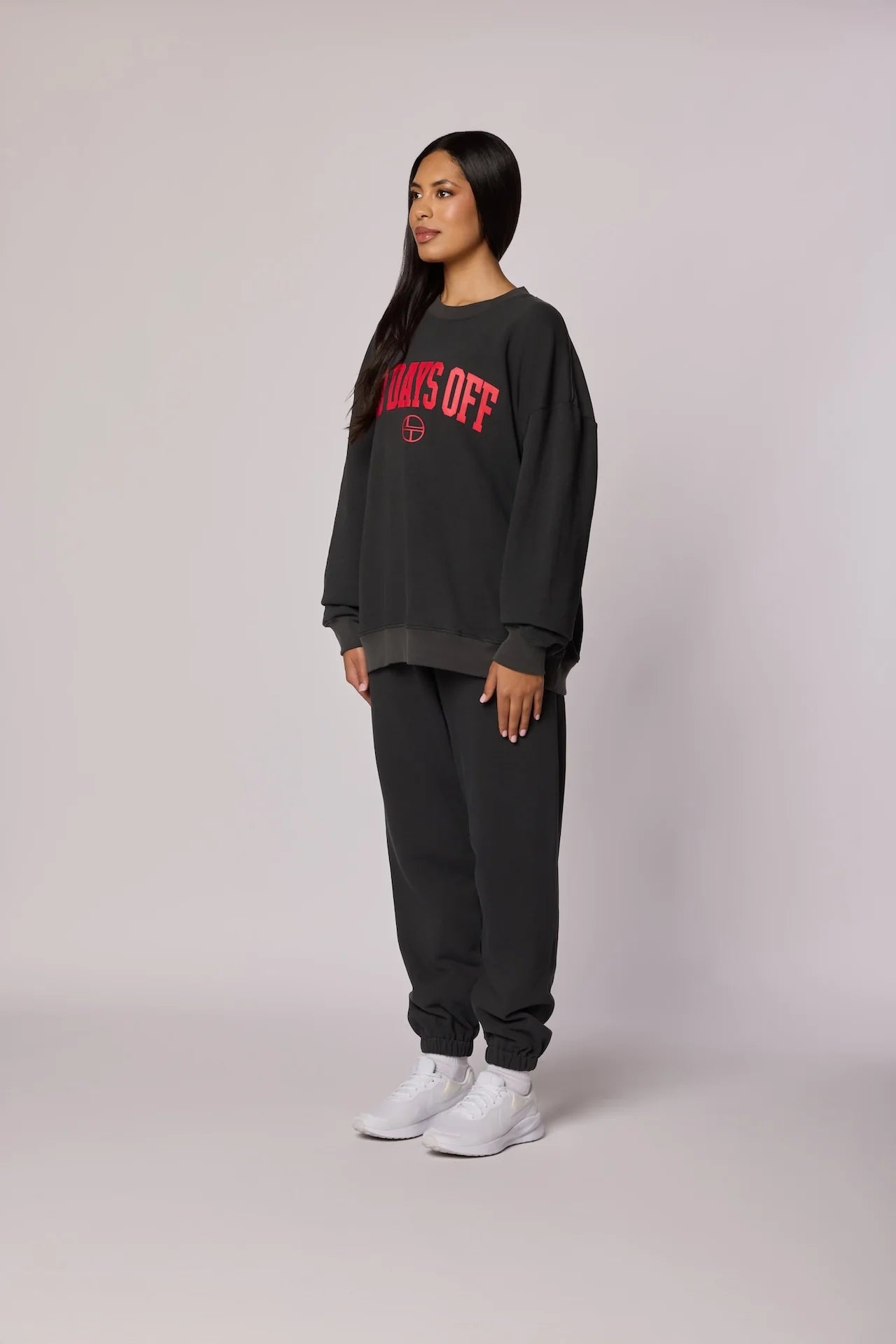 "NO DAYS OFF" Oversized crewneck Sweatshirt - Washed Black