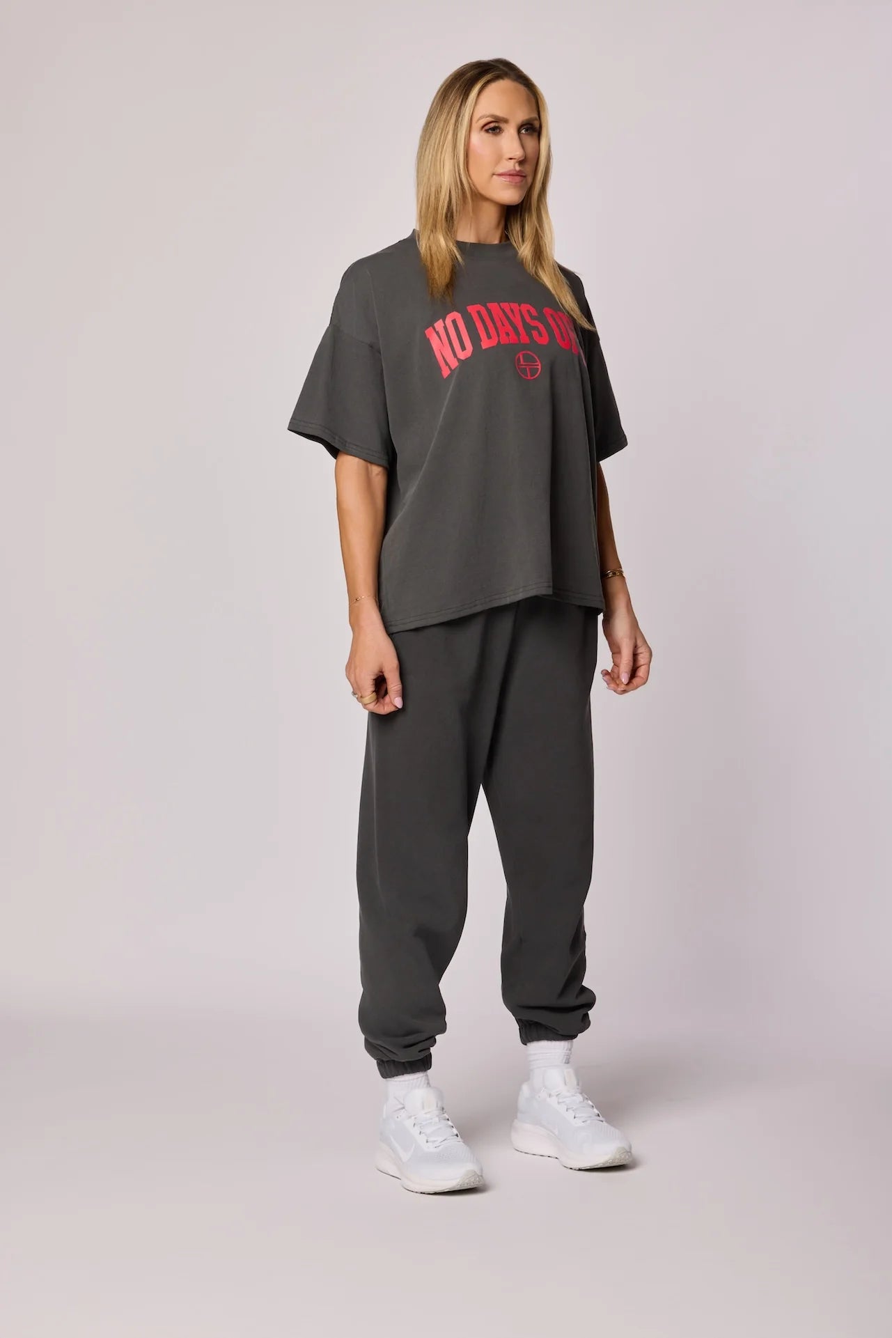 "NO DAYS OFF" TEE - WASHED BLACK